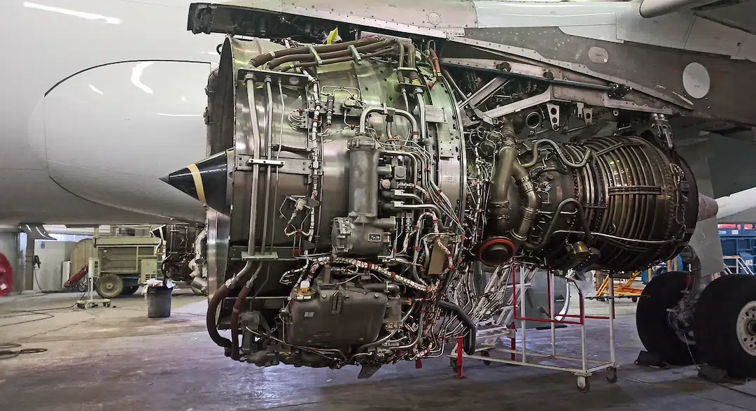 Technical inspection of an aircraft engine